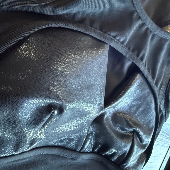 BuffBunny Black Cutout Sports Bra - Picture 5 of 6